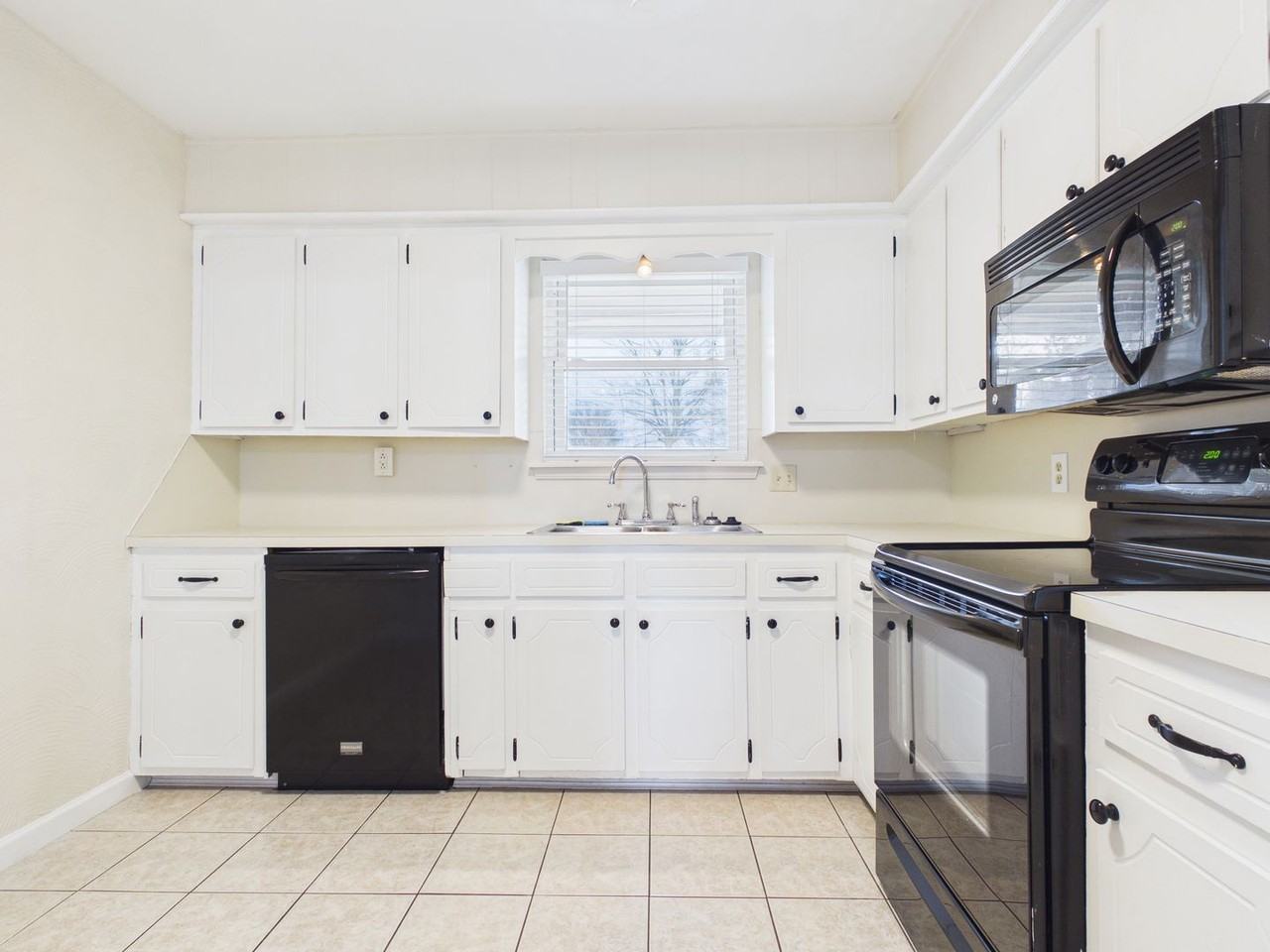 4663 Se Brighton Dr - Photo 3 of 19