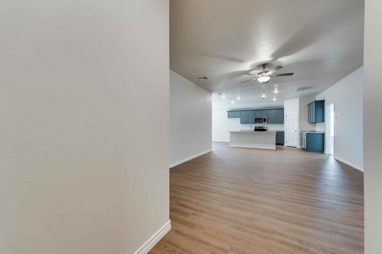 1405 Bajada St - Photo 3 of 25