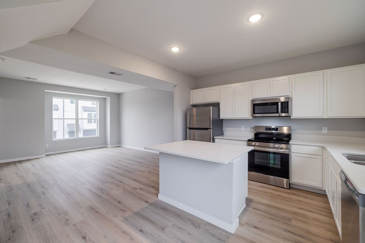 5460 Corporate Park Dr - Photo 5 of 31