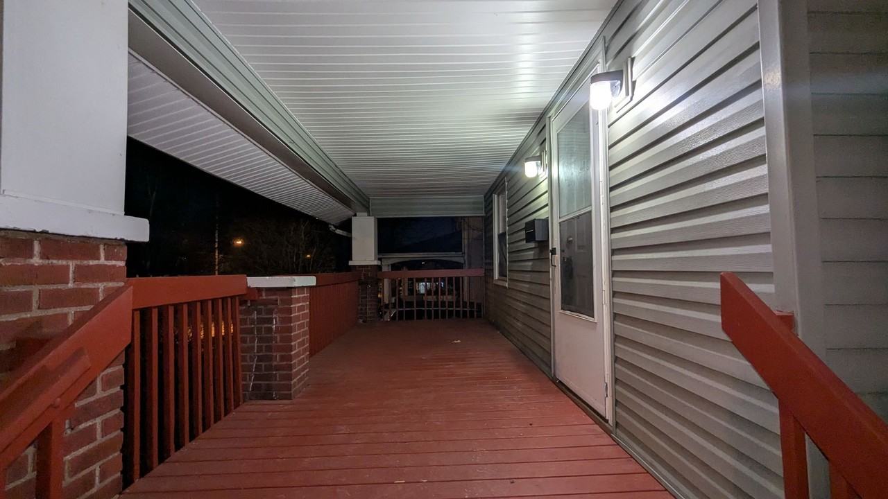 990 Baird St - Photo 4 of 31