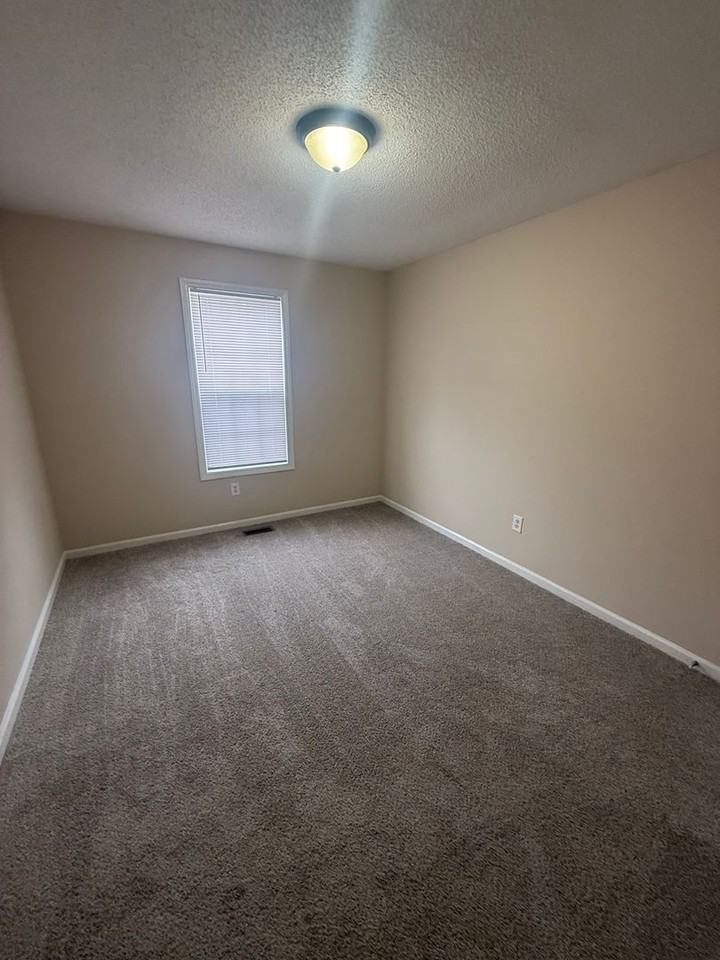 1814 Saddlewood Ct #B - Photo 5 of 8