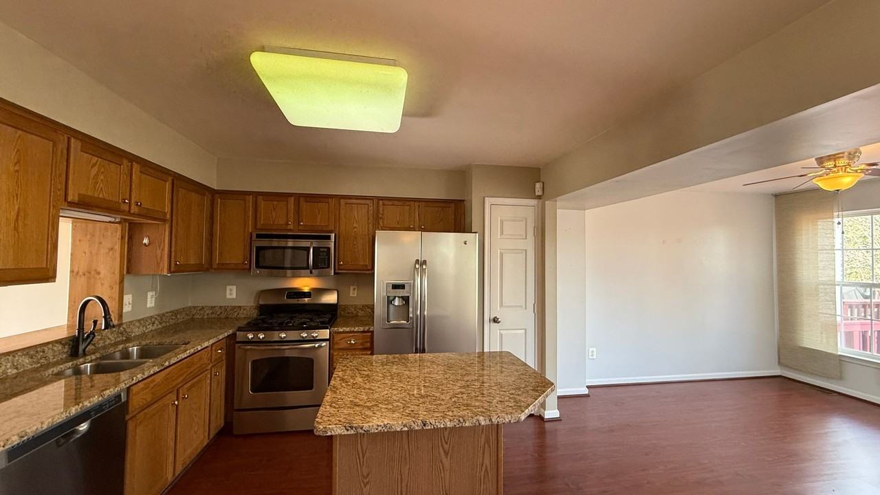 4515 Papillion Ct - Photo 2 of 15
