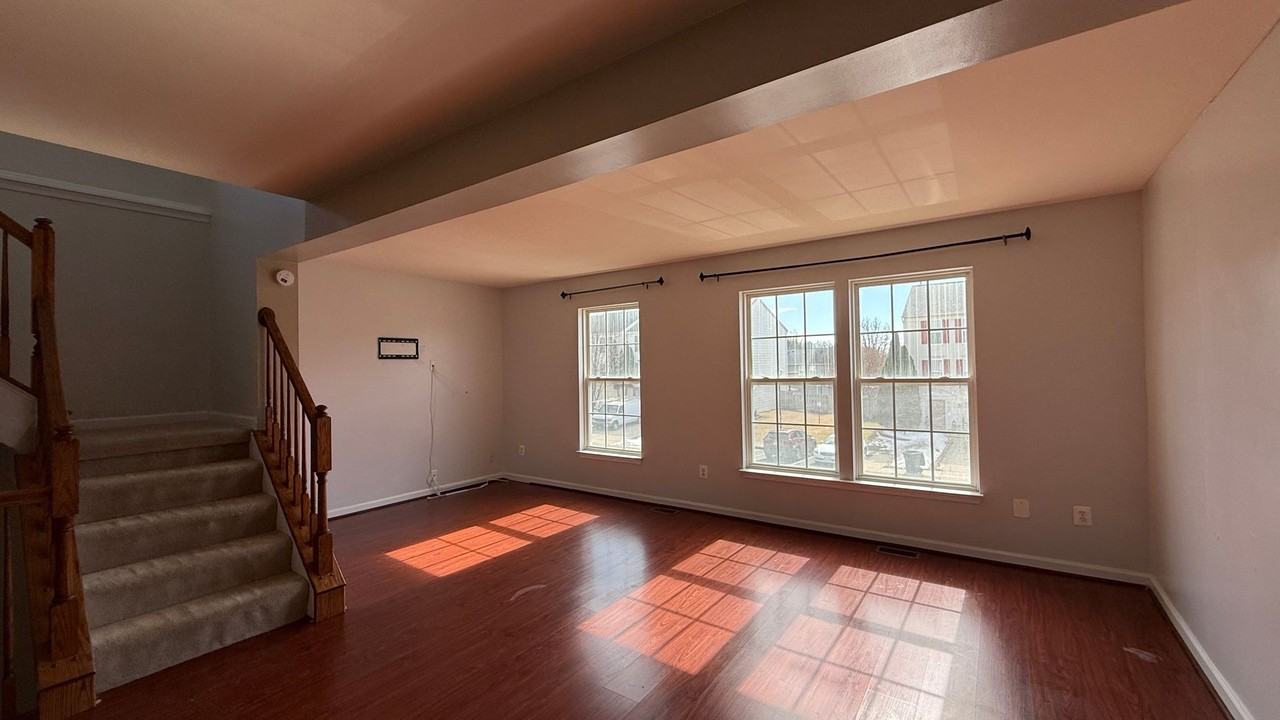 4515 Papillion Ct - Photo 3 of 15