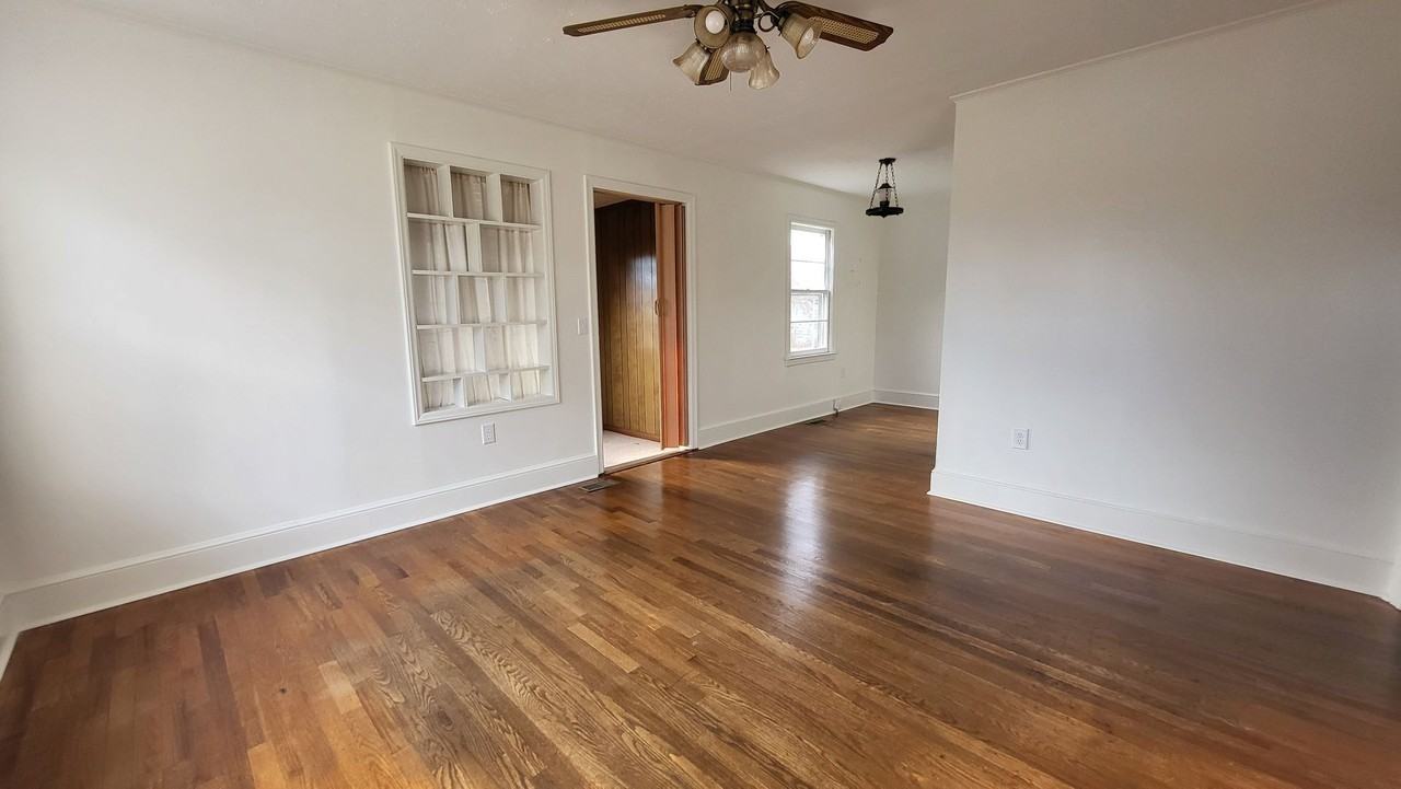 1209 E 14th St - Photo 3 of 13