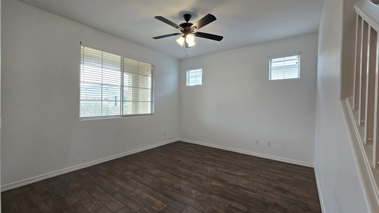 19810 W Verde Ln - Photo 5 of 45