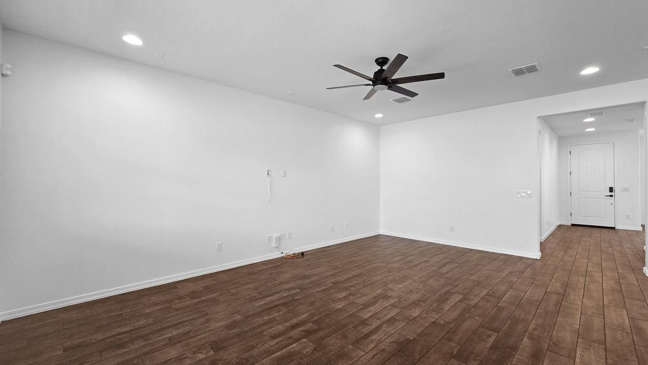 19810 W Verde Ln - Photo 6 of 45