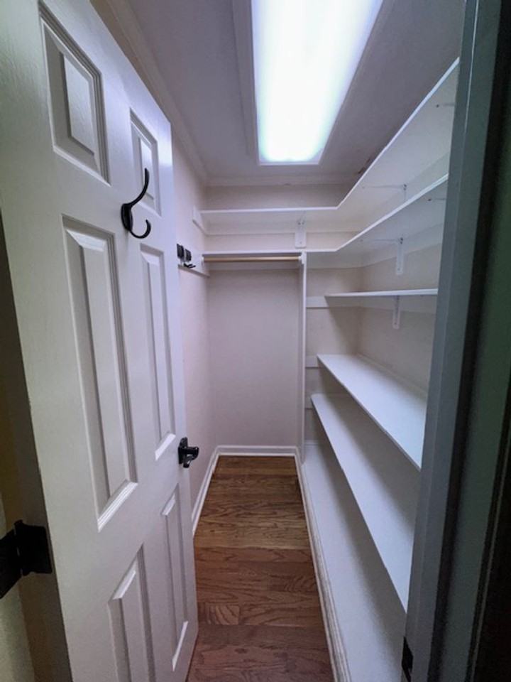 404 Todd Dr - Photo 5 of 19