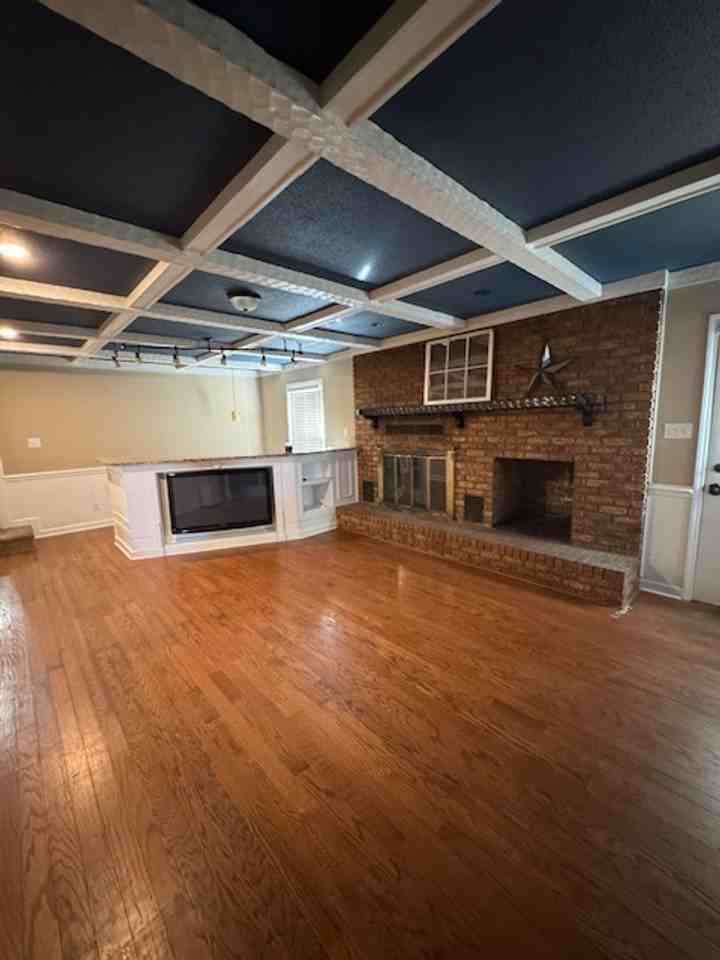 404 Todd Dr - Photo 7 of 19