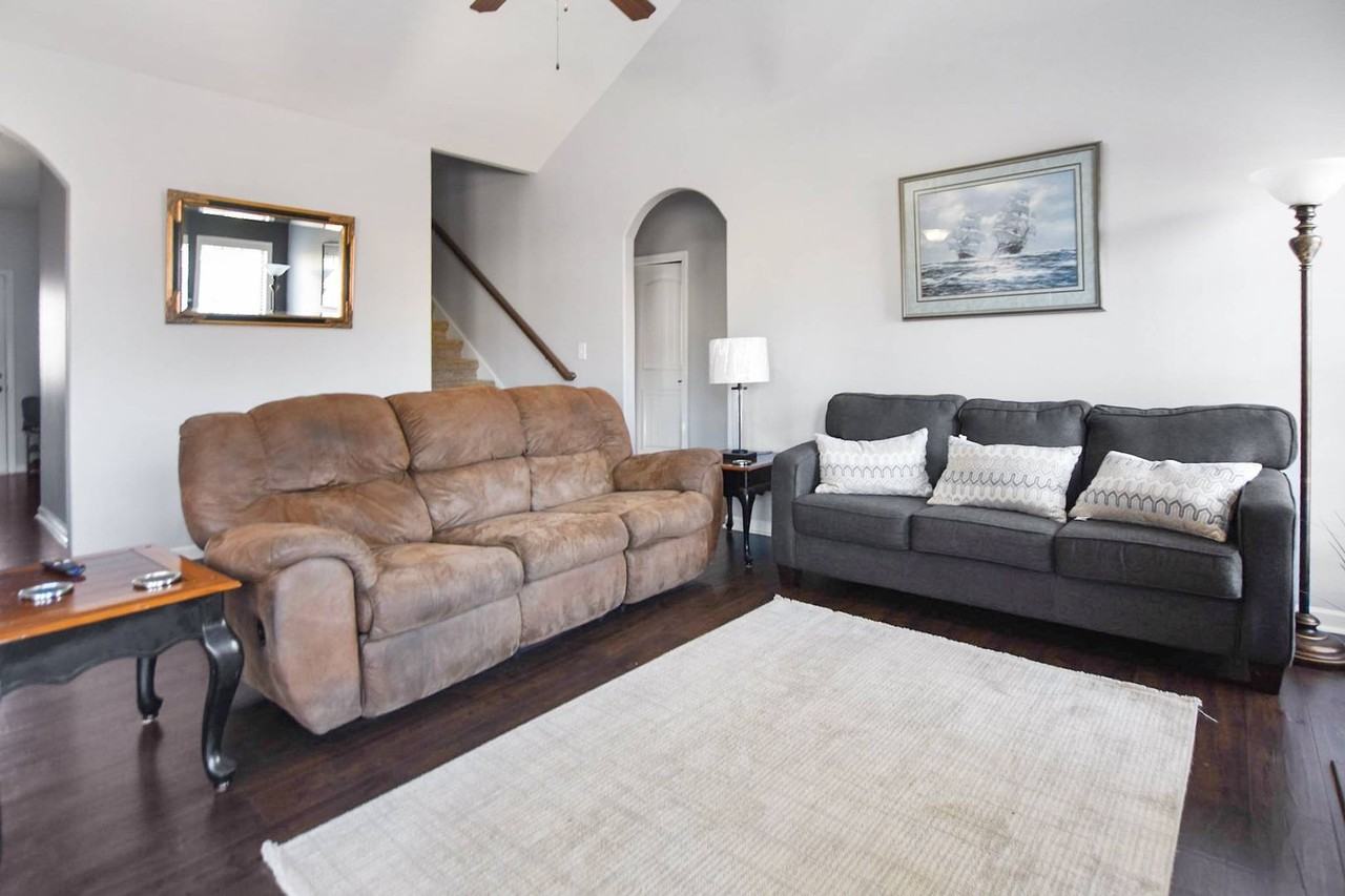 673 Fox Trail Ct - Photo 3 of 20