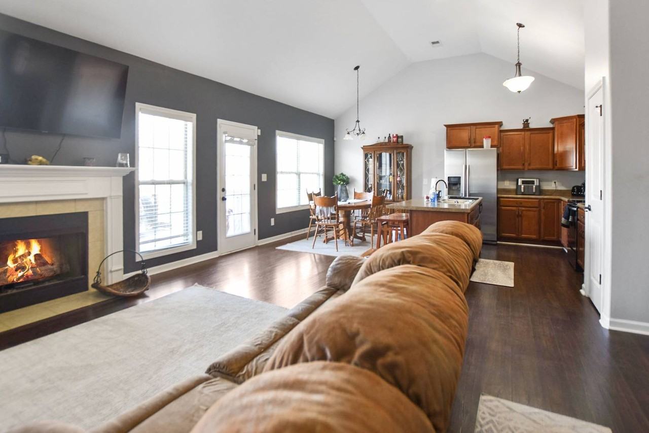 673 Fox Trail Ct - Photo 4 of 20