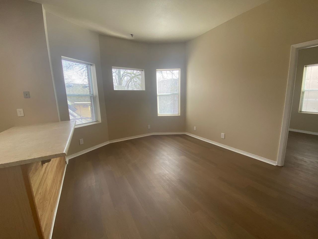 Everett Street Apartments - Photo 3 of 11