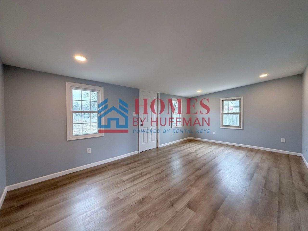 425 E Parkland Ave - Photo 3 of 16