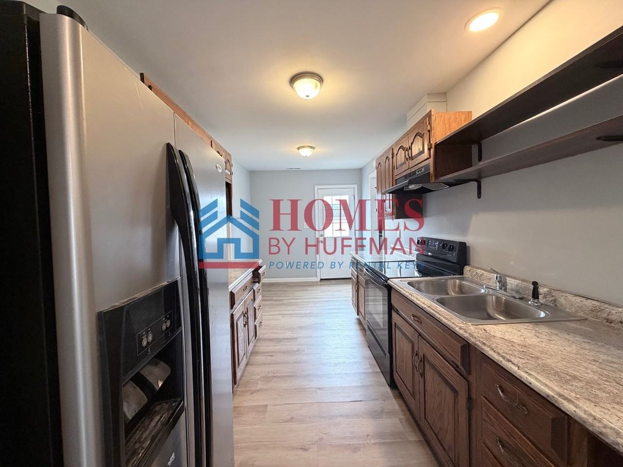 425 E Parkland Ave - Photo 5 of 16