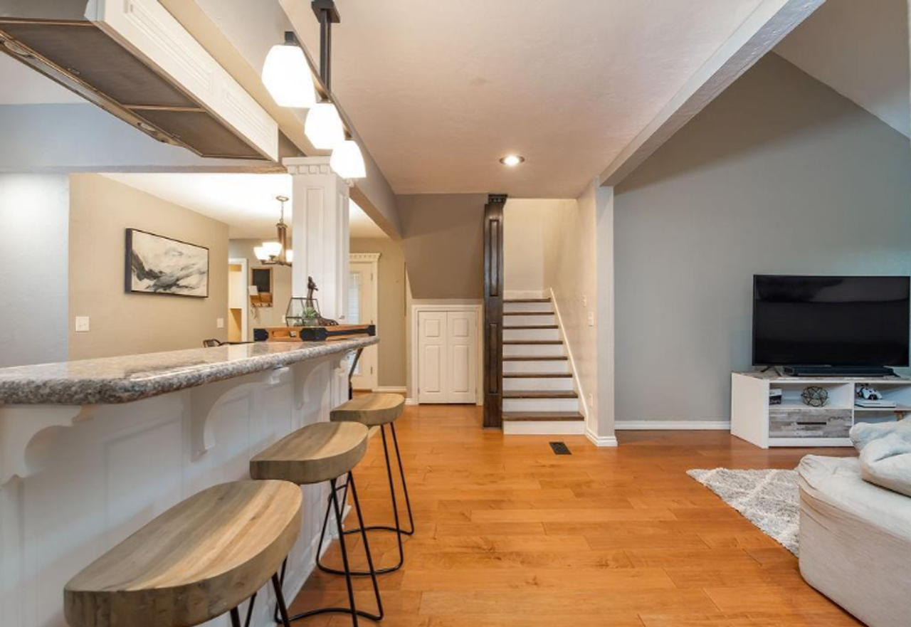 301 Se 34th St - Photo 2 of 24