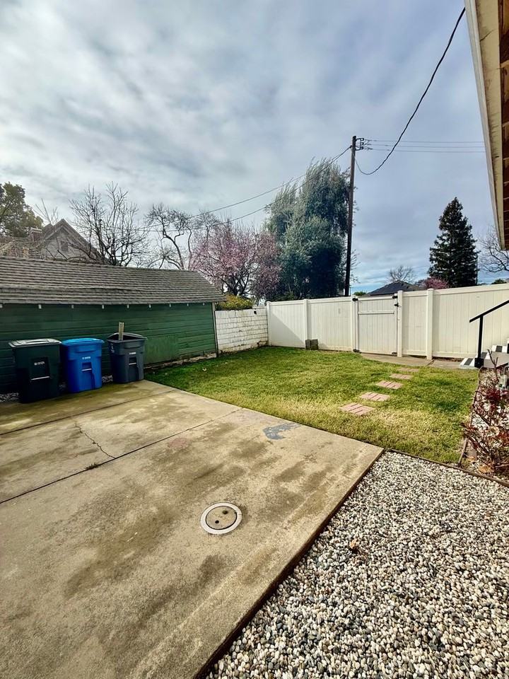 711 I St - Photo 3 of 15