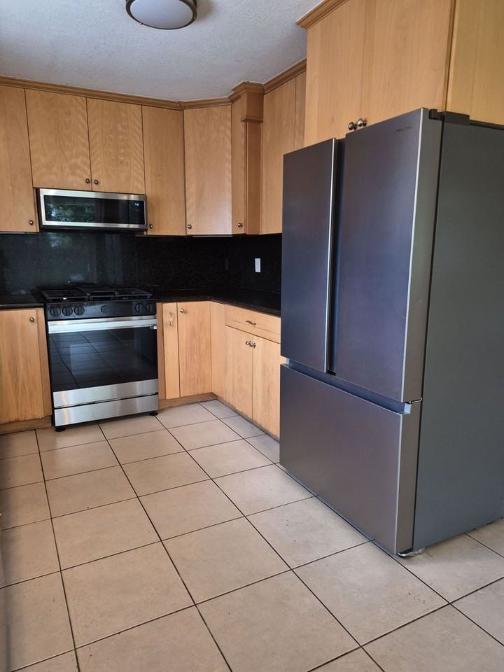 1263 Marjorie Pl - Photo 4 of 30