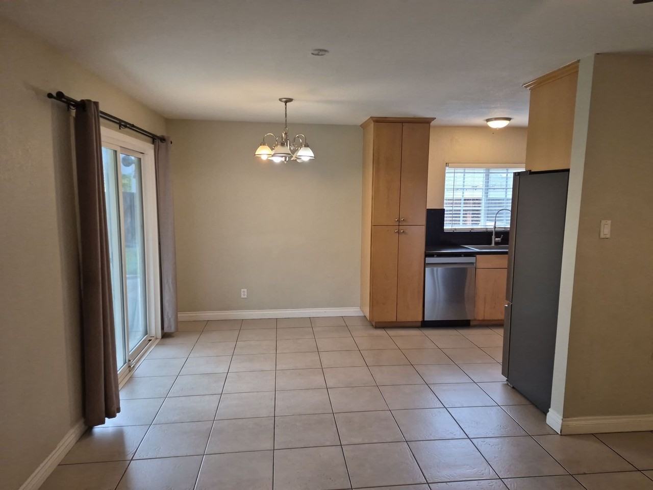 1263 Marjorie Pl - Photo 5 of 30