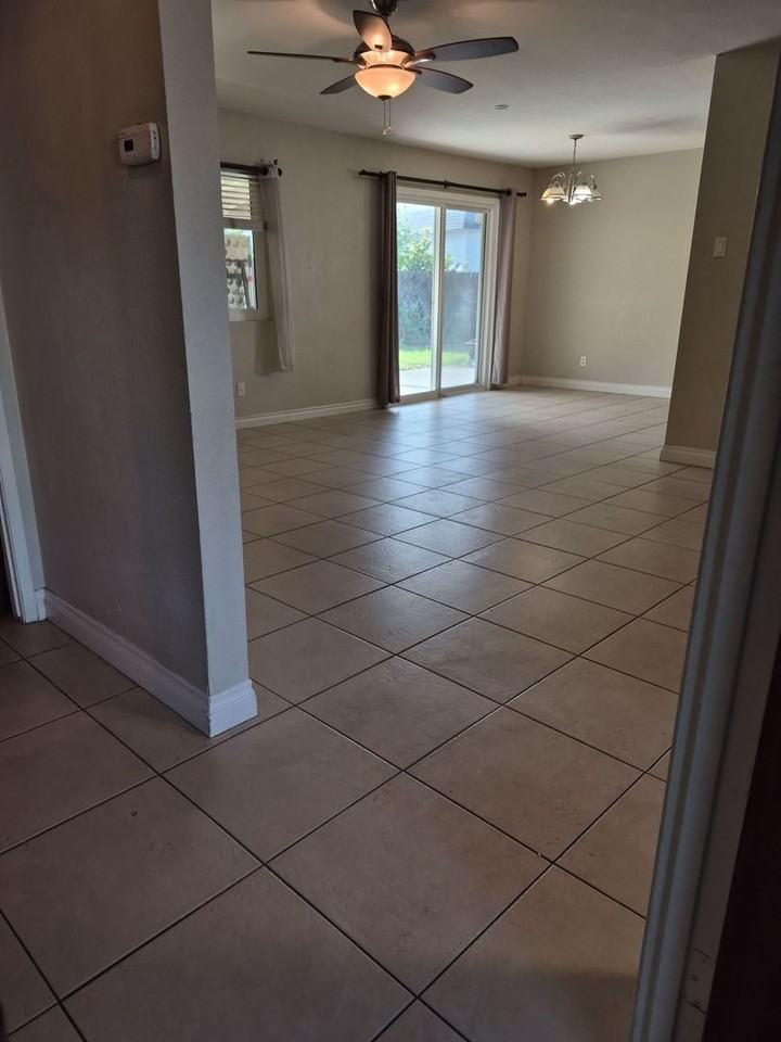 1263 Marjorie Pl - Photo 7 of 30