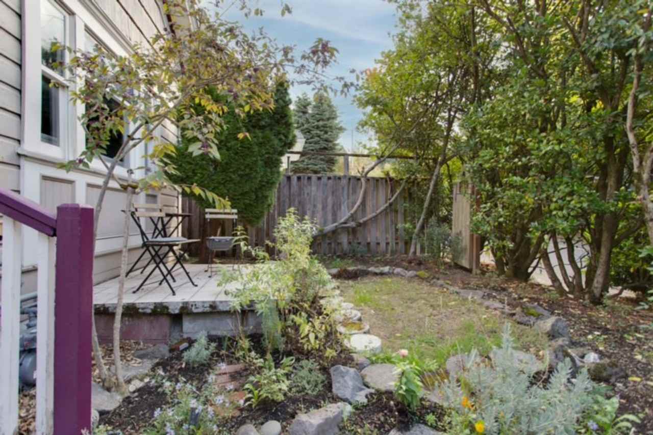 1913 Se Stark St - Photo 4 of 19