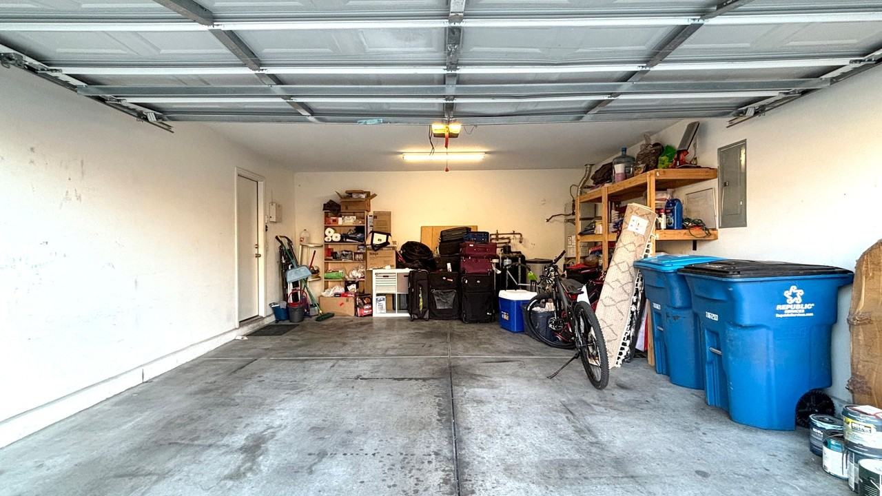 10737 Broxden Junction Ave - Photo 4 of 26