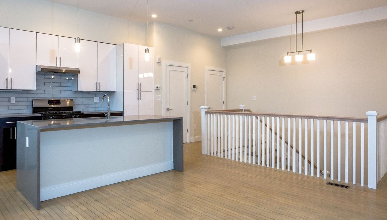 13 Newcomb St - Photo 3 of 9