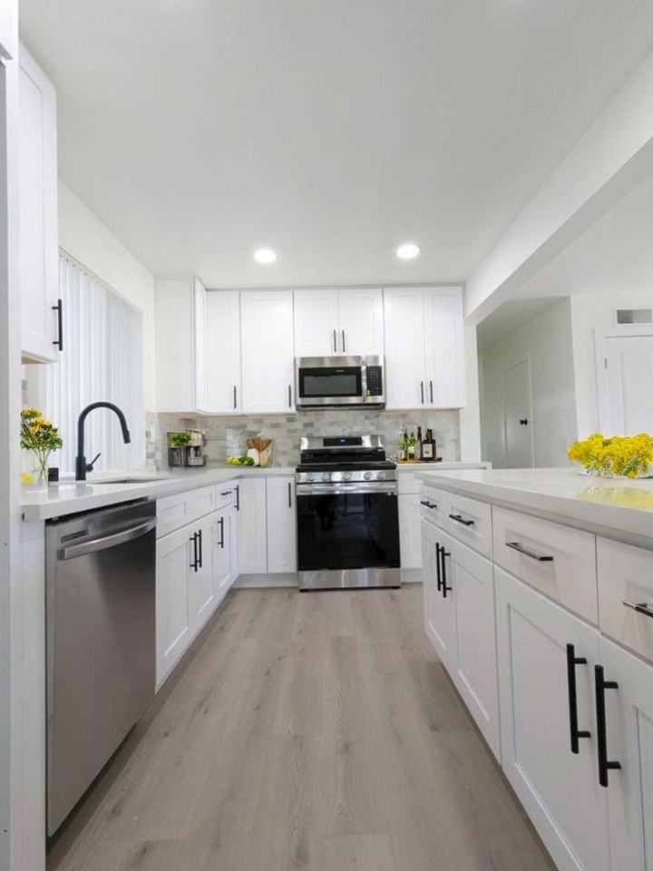 16752 Bardon Ln, Huntington Beach - Photo 2 of 8