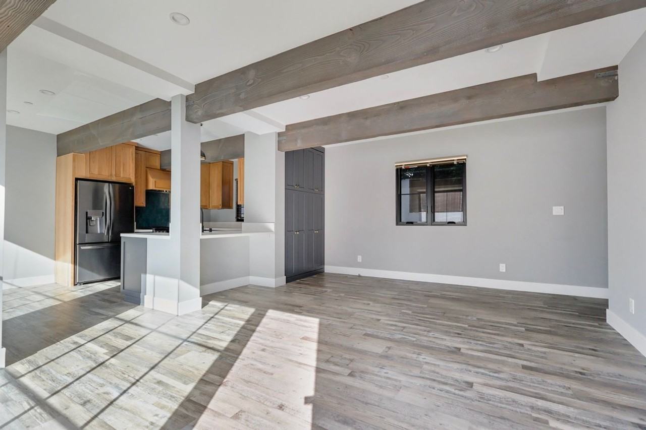 2519 Curtis Ave - Photo 2 of 16