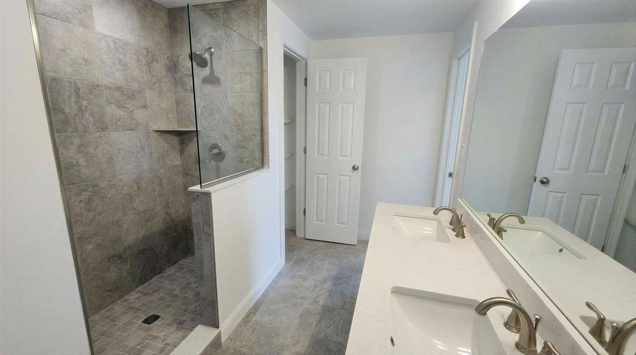 804 E Dean Keeton St - Photo 5 of 10