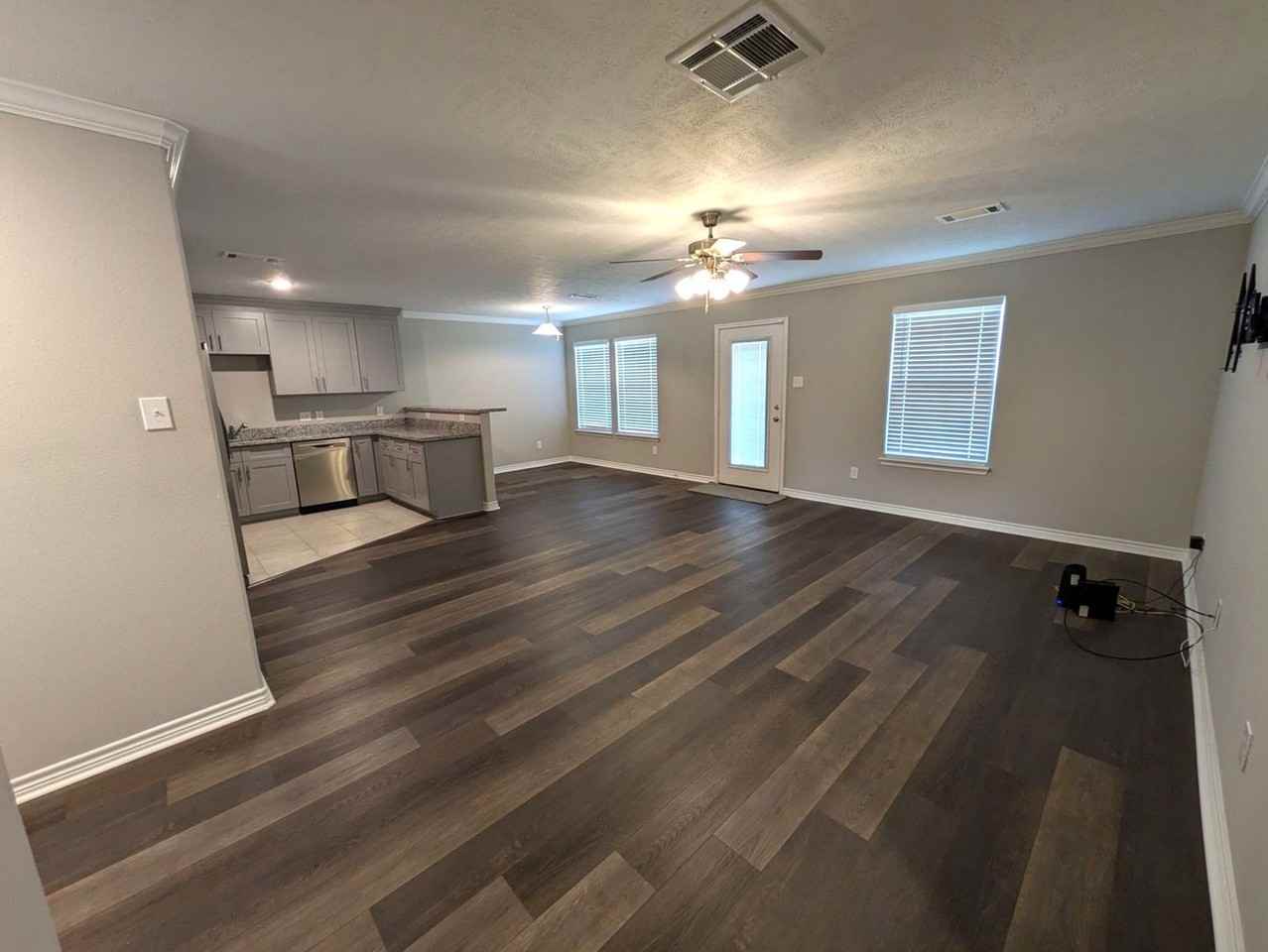 610 Craig St - Photo 4 of 22