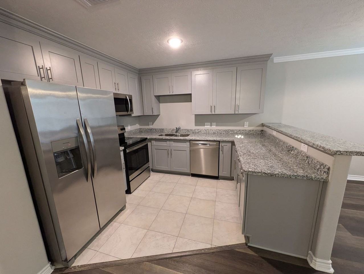 610 Craig St - Photo 6 of 22