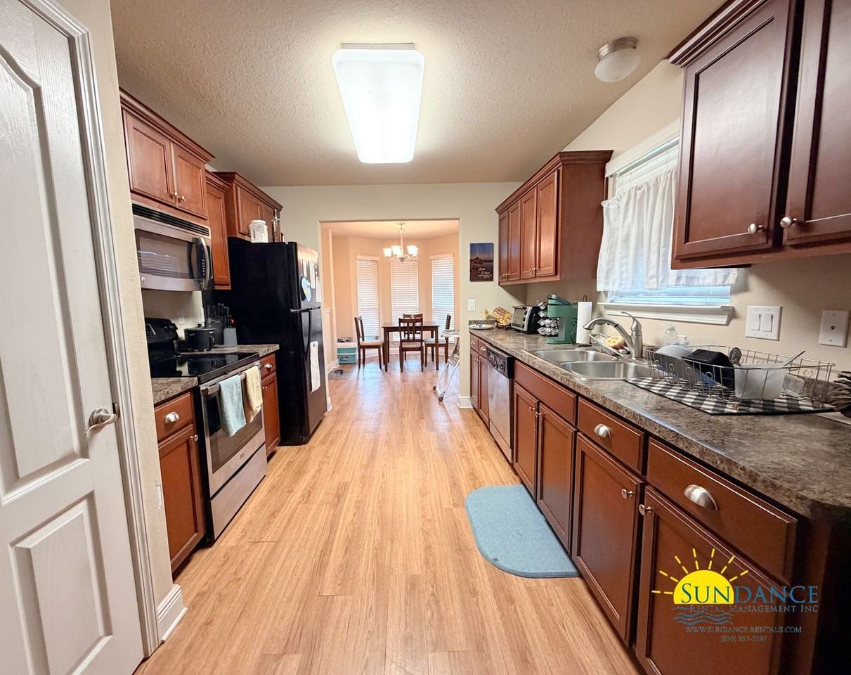 4194 Roosevelt Way - Photo 5 of 22