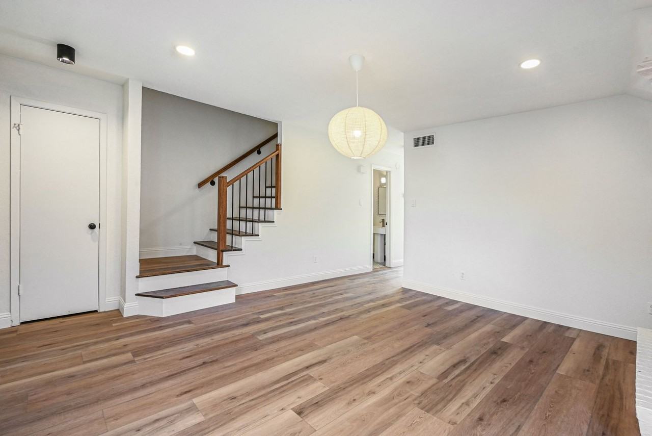 2103 Mistletoe Ave - Photo 2 of 23