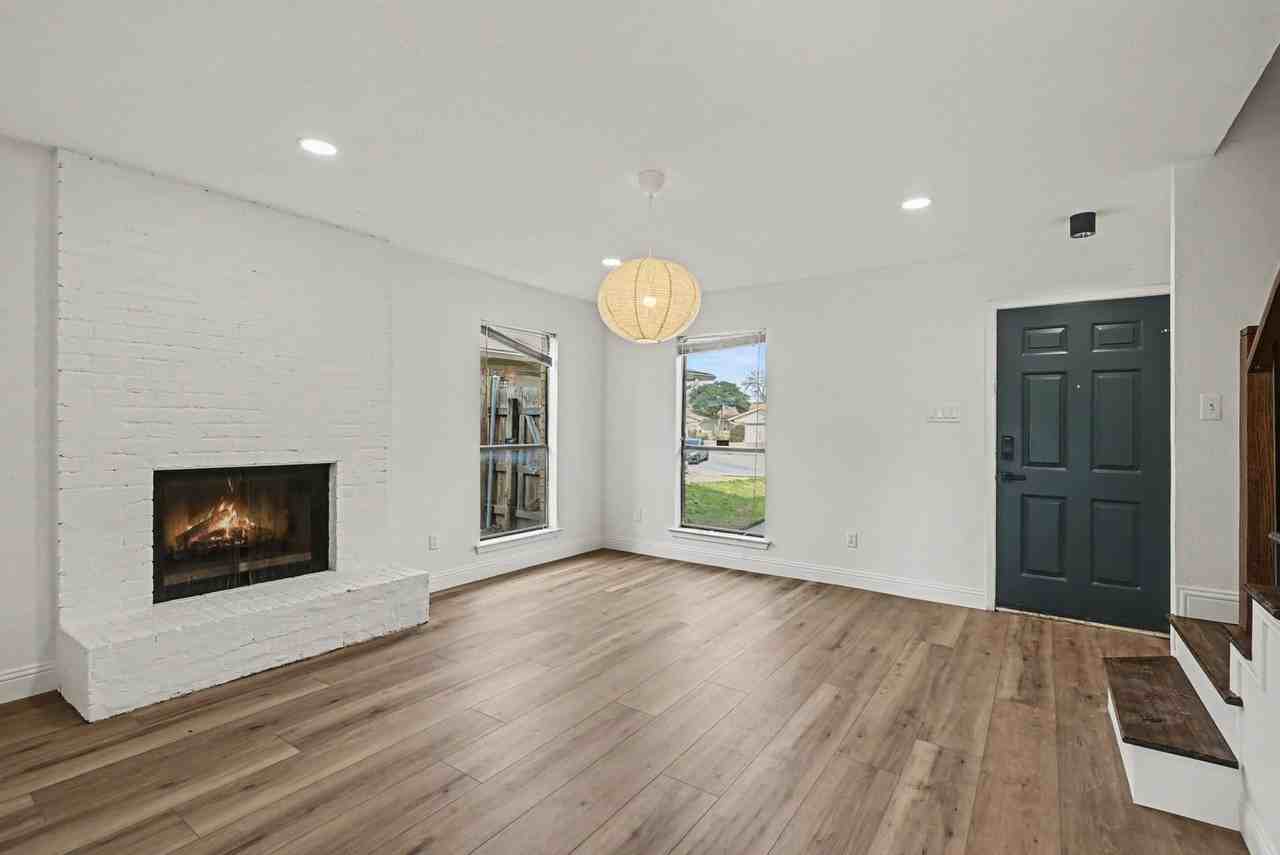 2103 Mistletoe Ave - Photo 3 of 23