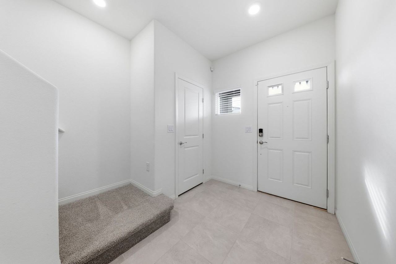 4440 Bayley Skye Ave - Photo 3 of 45