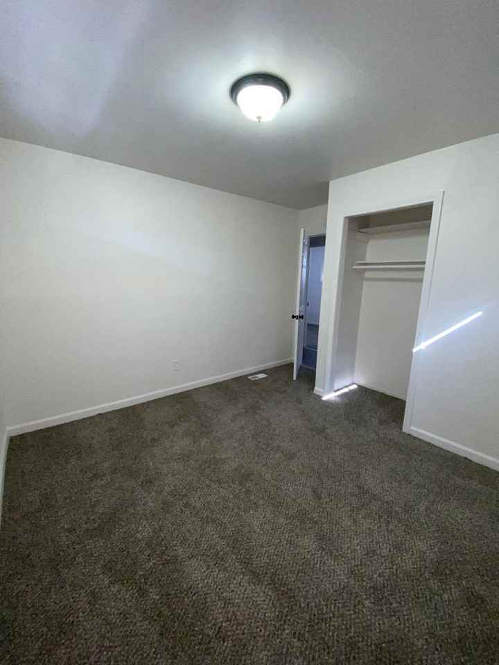 1614 Parklane Dr - Photo 7 of 10