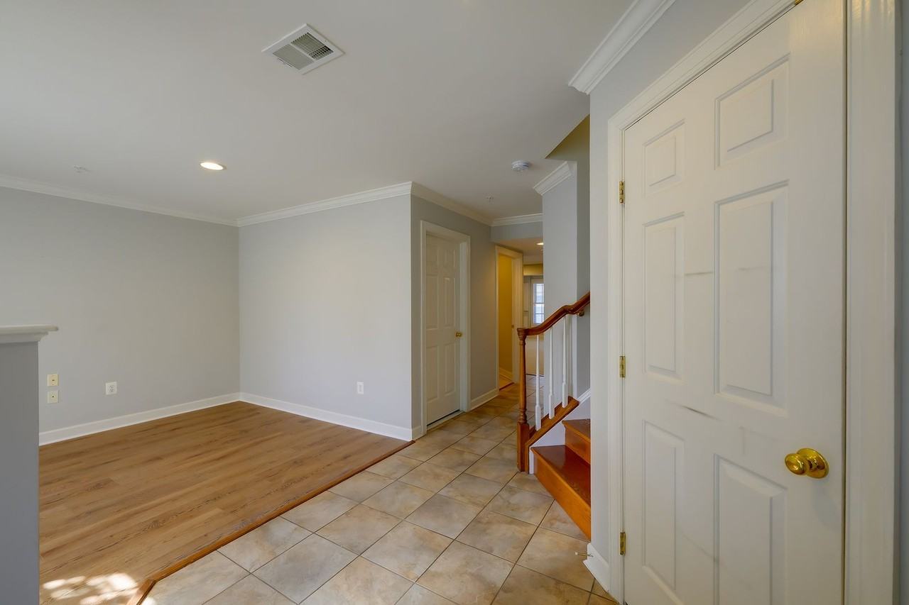 3932 Shawfield Ln - Photo 4 of 50