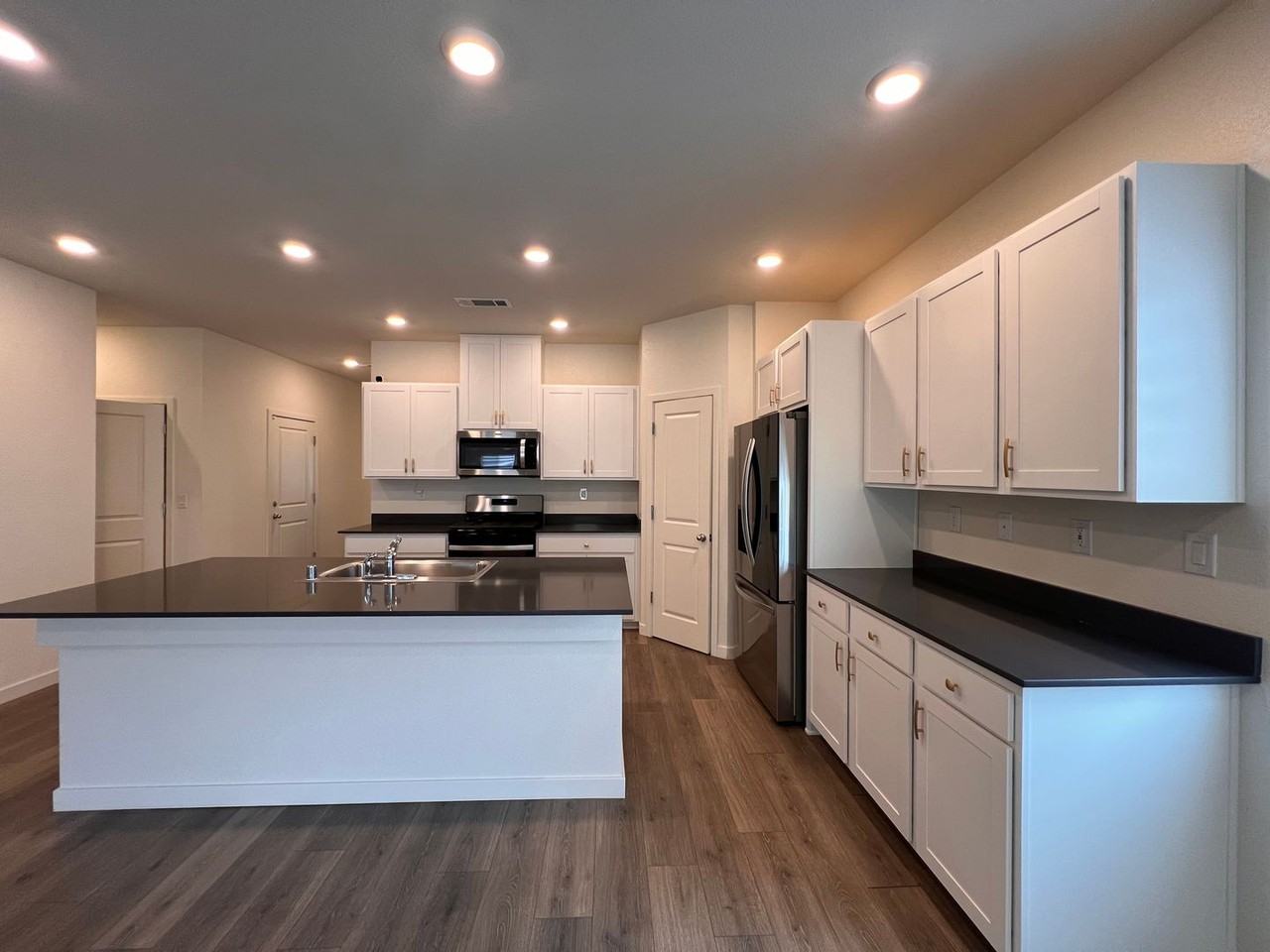 1018 Brierwood Ln - Photo 6 of 44