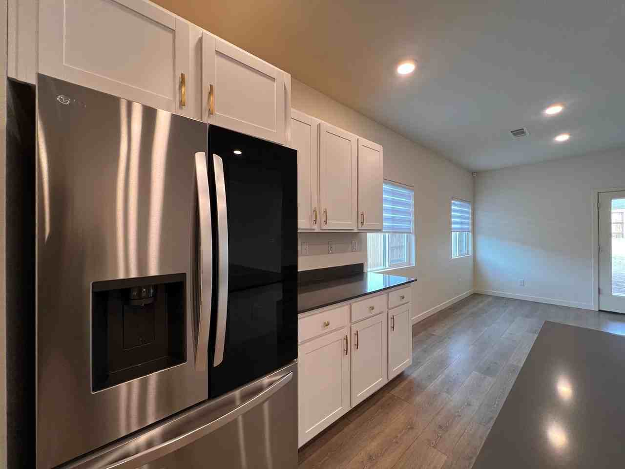 1018 Brierwood Ln - Photo 7 of 44