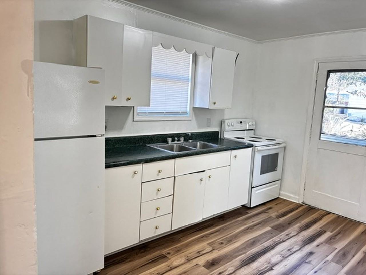 332 Beltline Ave - Photo 5 of 29