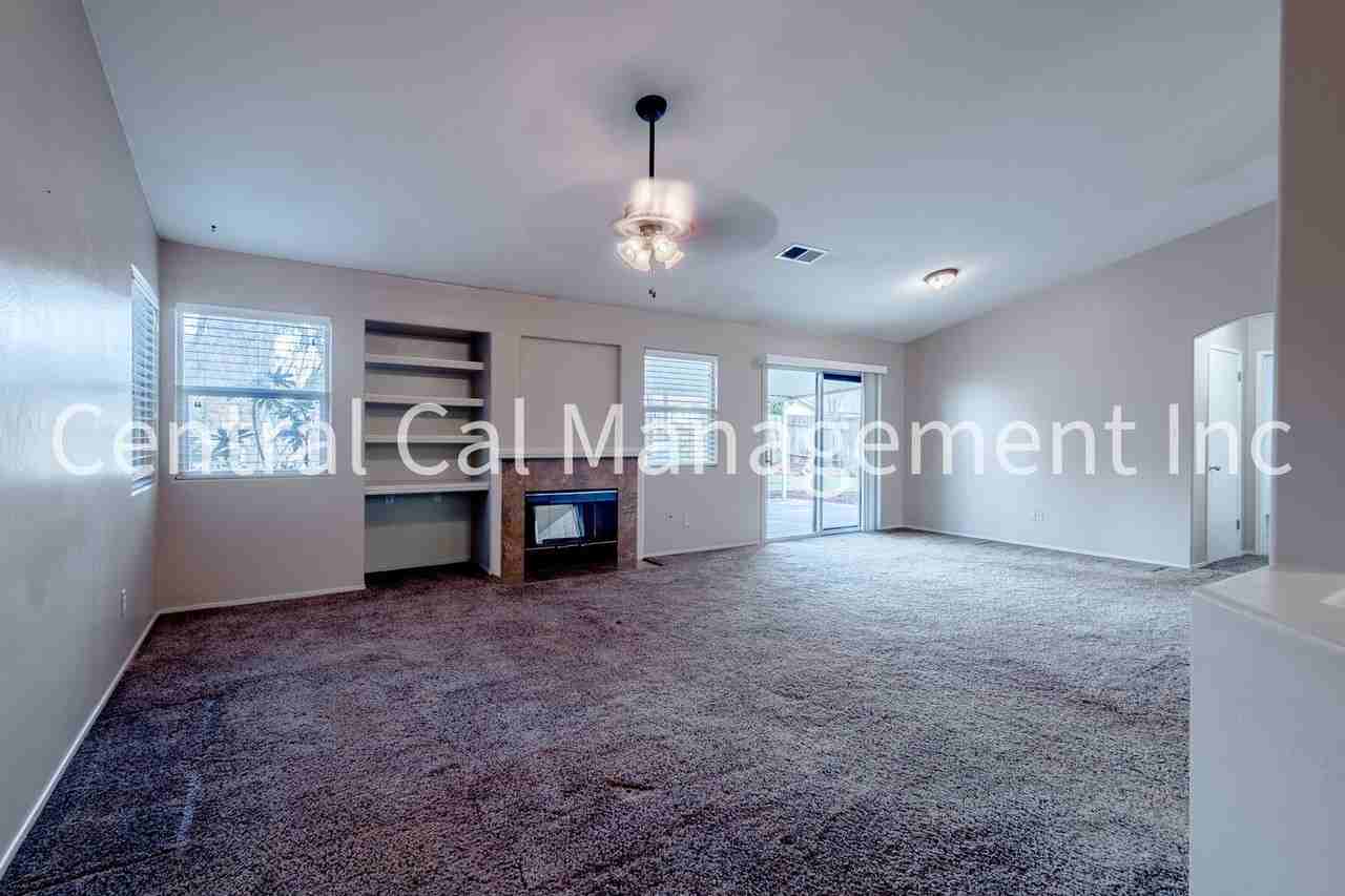 8512 Northshore Dr - Photo 3 of 24