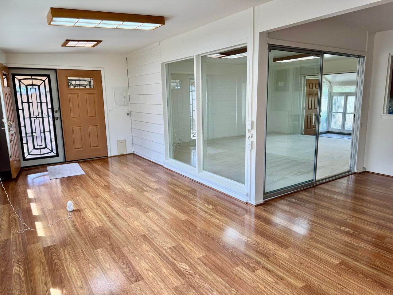 520 Halemaumau St - Photo 6 of 38