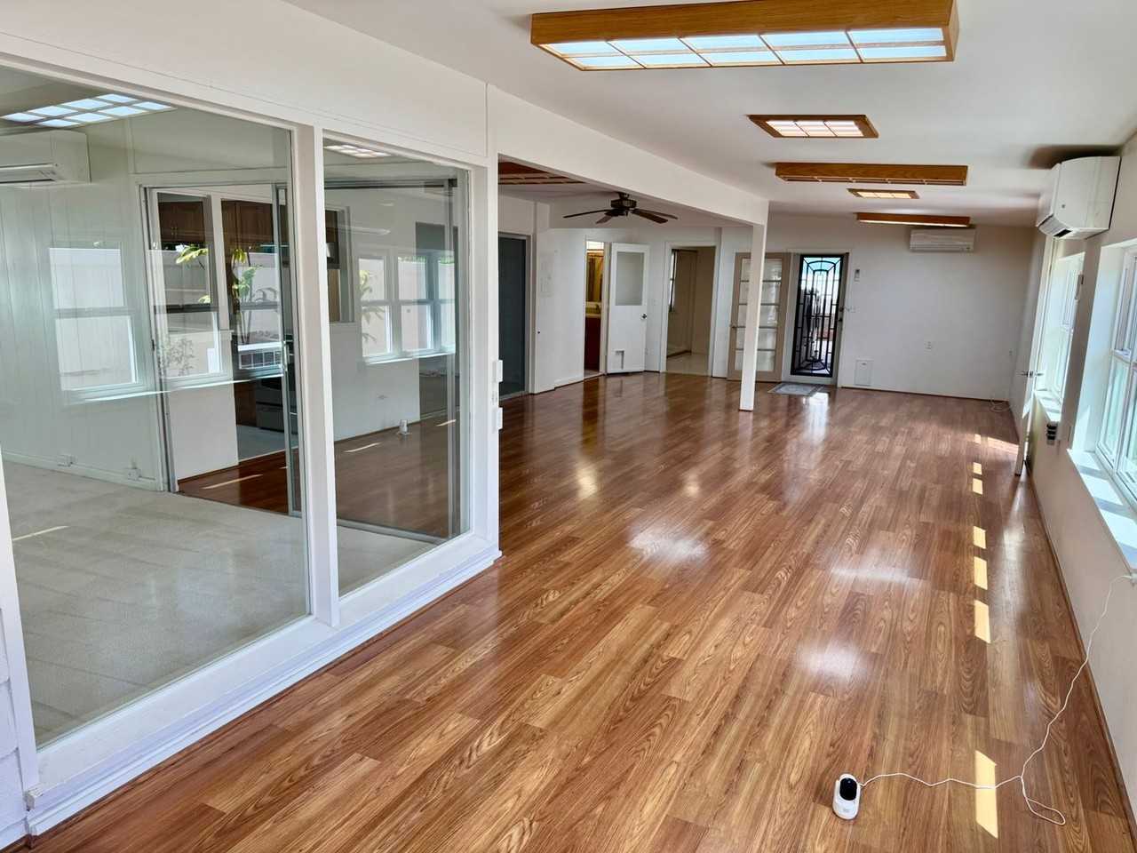 520 Halemaumau St - Photo 7 of 38