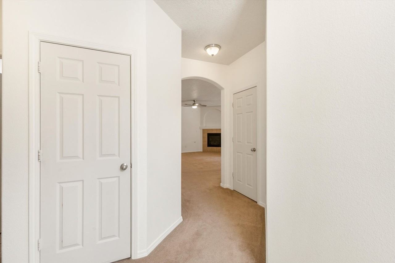 2246 Cortina Loop Se - Photo 5 of 27