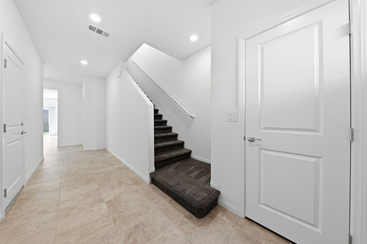 4445 Bayley Skye Ave - Photo 4 of 45