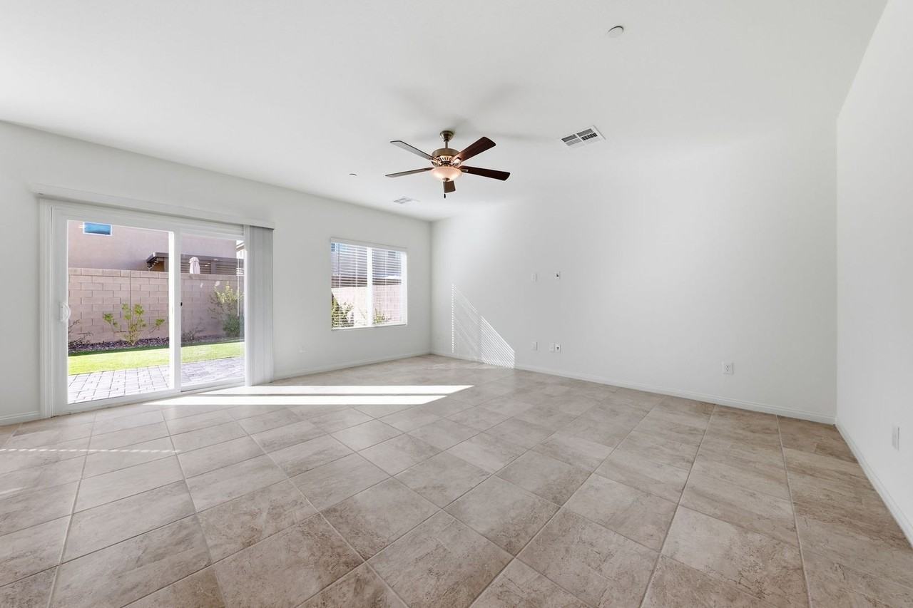 4445 Bayley Skye Ave - Photo 5 of 45