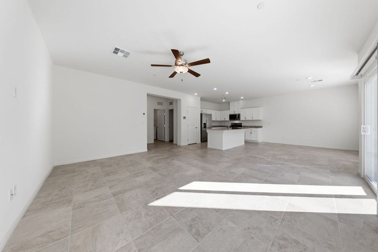 4445 Bayley Skye Ave - Photo 7 of 45