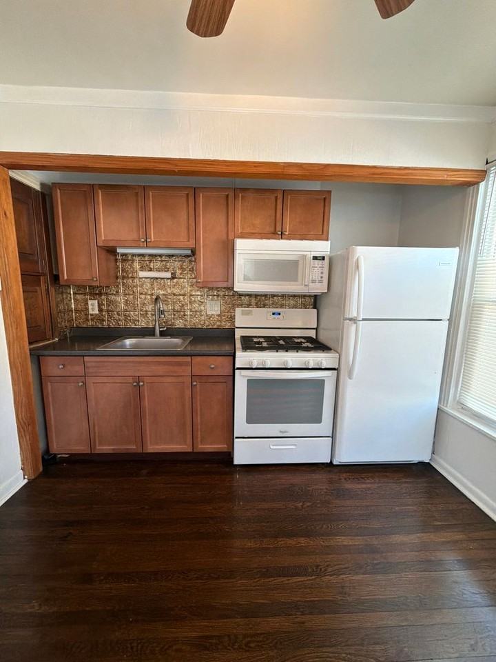 23 W. Ridley Ave – 2nd Floor Back Unit - Photo 3 of 50