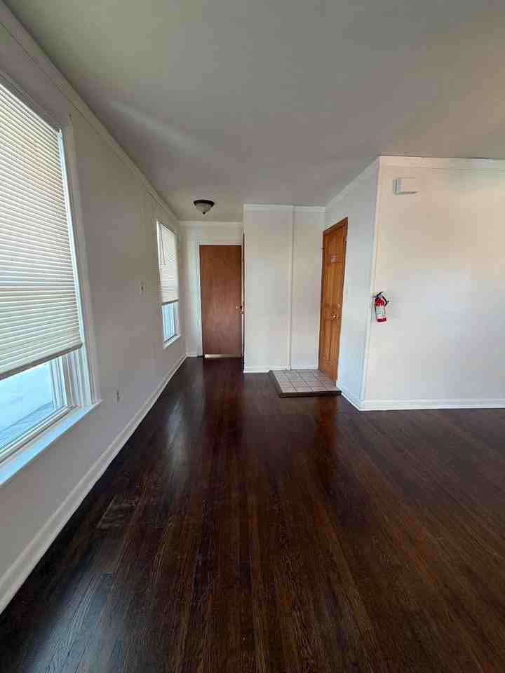 23 W. Ridley Ave – 2nd Floor Back Unit - Photo 5 of 50