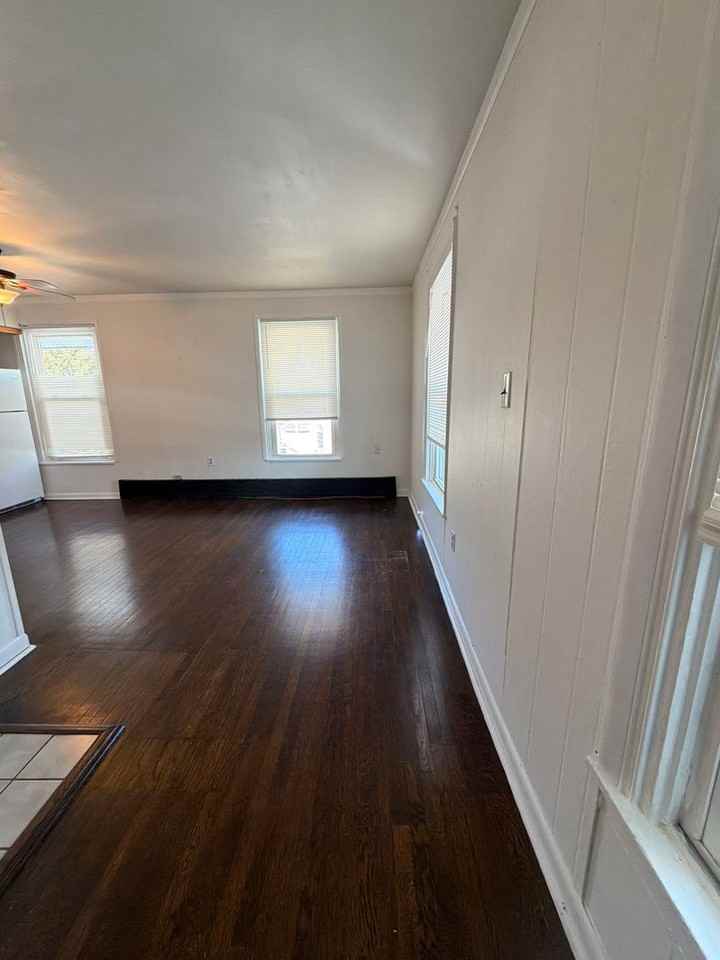 23 W. Ridley Ave – 2nd Floor Back Unit - Photo 6 of 50