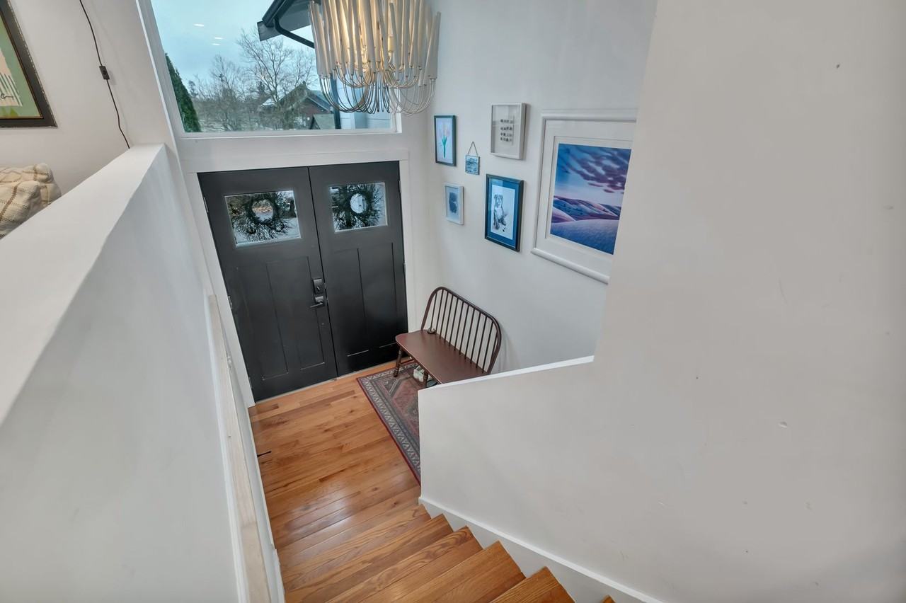 10216 12th Ave Sw - Photo 4 of 33